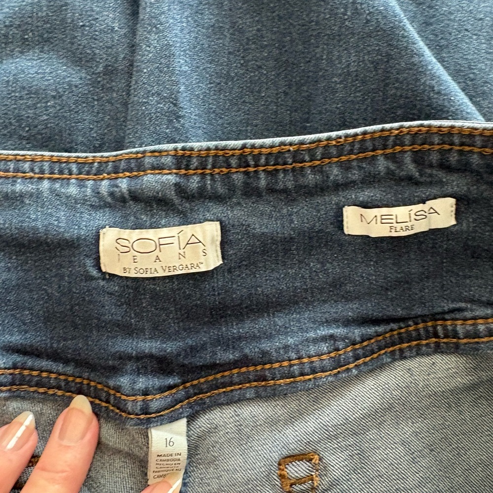 Sofia Vergara Jeans size 16 - Picture 5 of 6